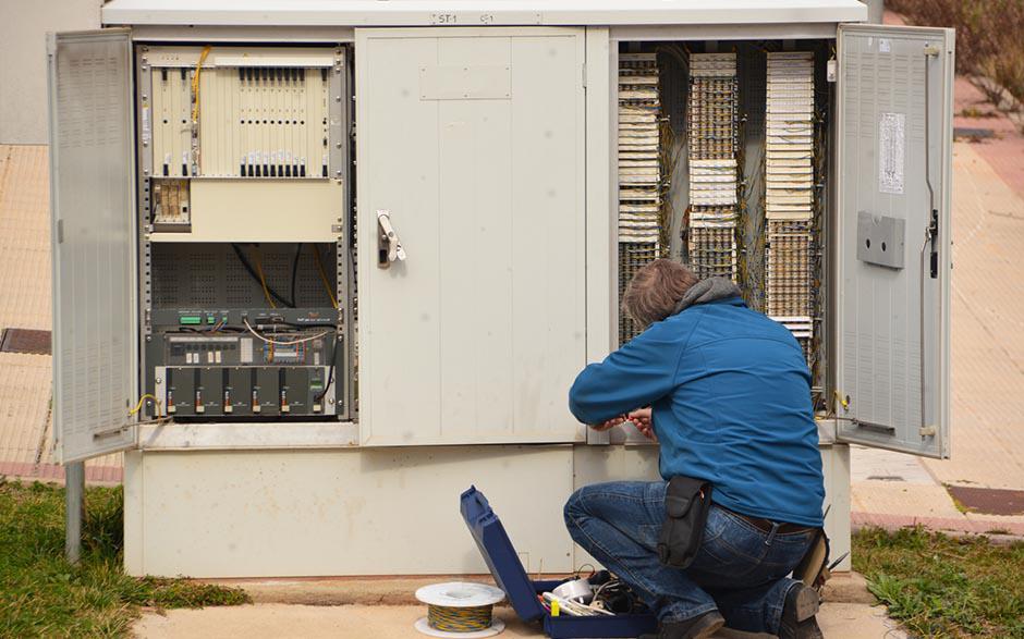 monteur électricien Lacroix-Saint-Ouen